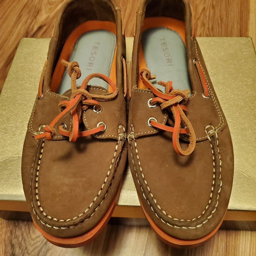 Tesori tan/orange loafers